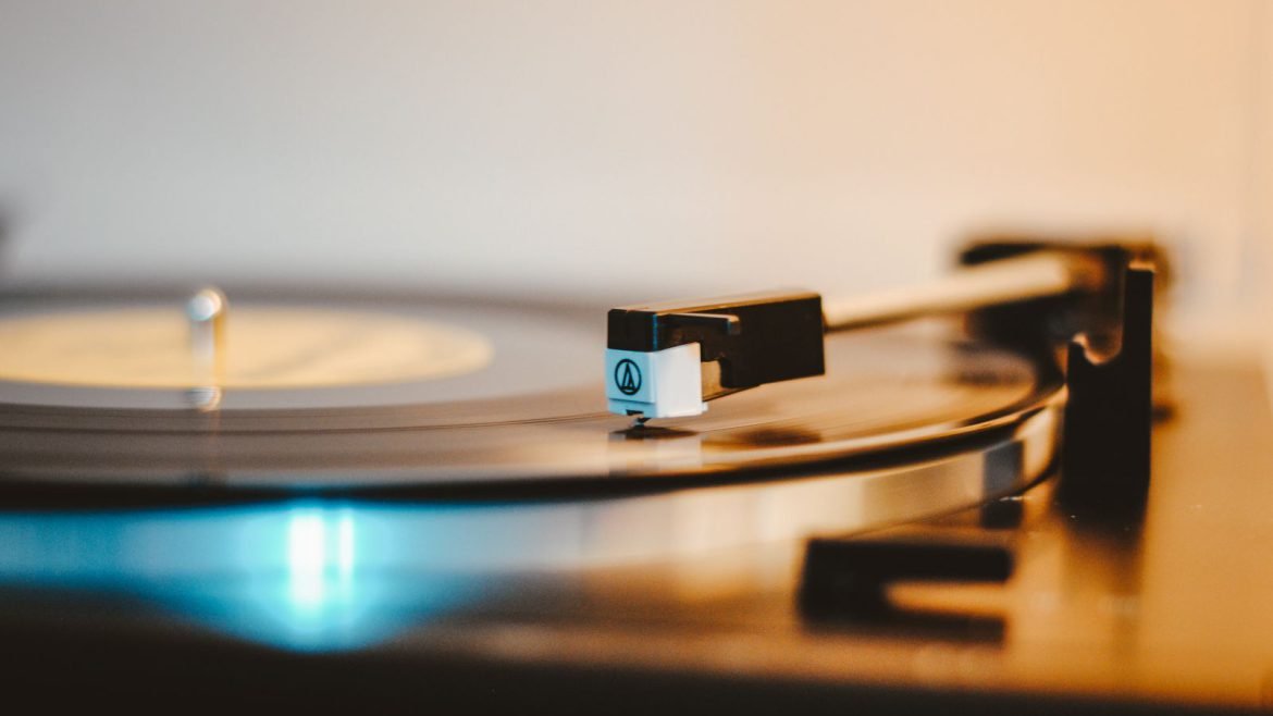 hello i m nik UyjW oWBQiE unsplash