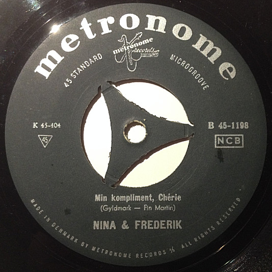 Nina & Frederik - Min Kompliment, Chérie / Lad Os Flyve Til En Stjerne 3 Nina & Frederik - Min Kompliment, Chérie / Lad Os Flyve Til En Stjerne