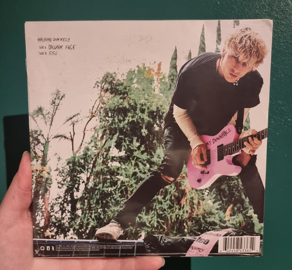 Machine Gun Kelly (2) - Drunk Face / 5150 2 Machine Gun Kelly (2) - Drunk Face / 5150
