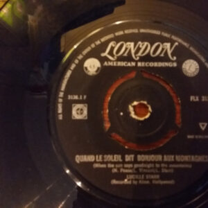 Lucille Starr - Quand Le Soleil Dit Bonjour Aux Montagnes