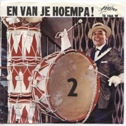 Johnny Hoes - En Van Je Hoempa
