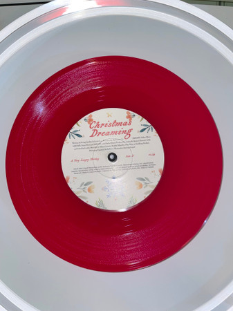 Laufey (2) - A Very Laufey Holiday: The Winter Wonderland Edition 2 Laufey (2) - A Very Laufey Holiday: The Winter Wonderland Edition