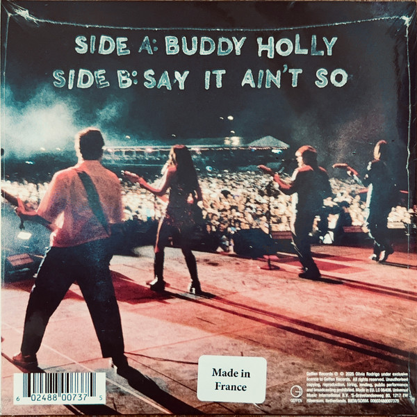 Olivia Rodrigo, Weezer - Live @ Lolla 2 Olivia Rodrigo, Weezer - Live @ Lolla